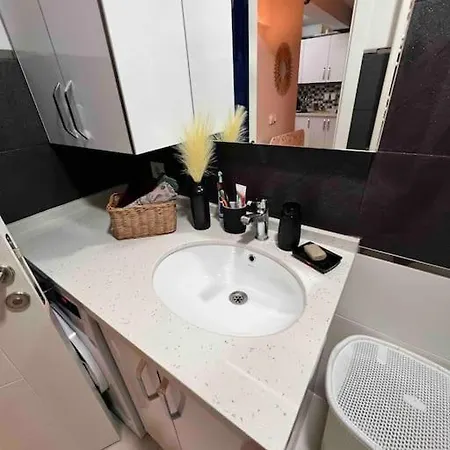 Muekemmel Konum ! Perfect Location! * Измир