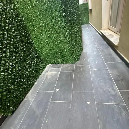 Muekemmel Konum ! Perfect Location! Lägenhet