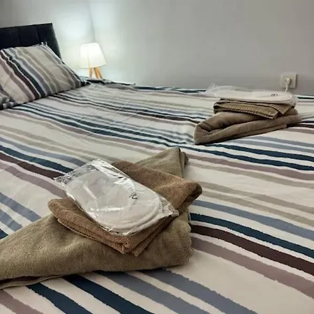 Muekemmel Konum ! Perfect Location! Lägenhet *